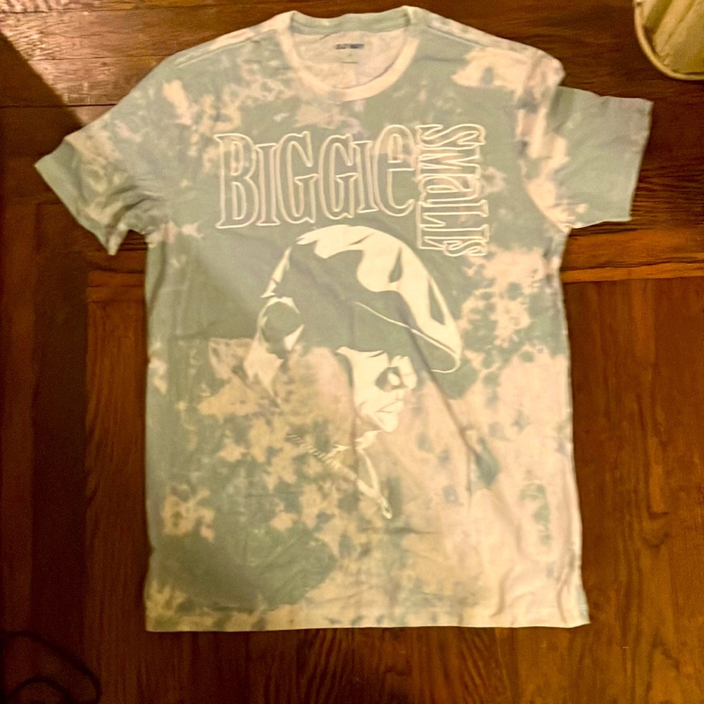 Blue and white tie dye shirt with rapper biggy smalls!!!